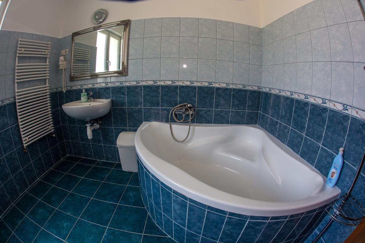 Aqua Line Apartmanhaz Hajduszoboszlo Bagian luar foto