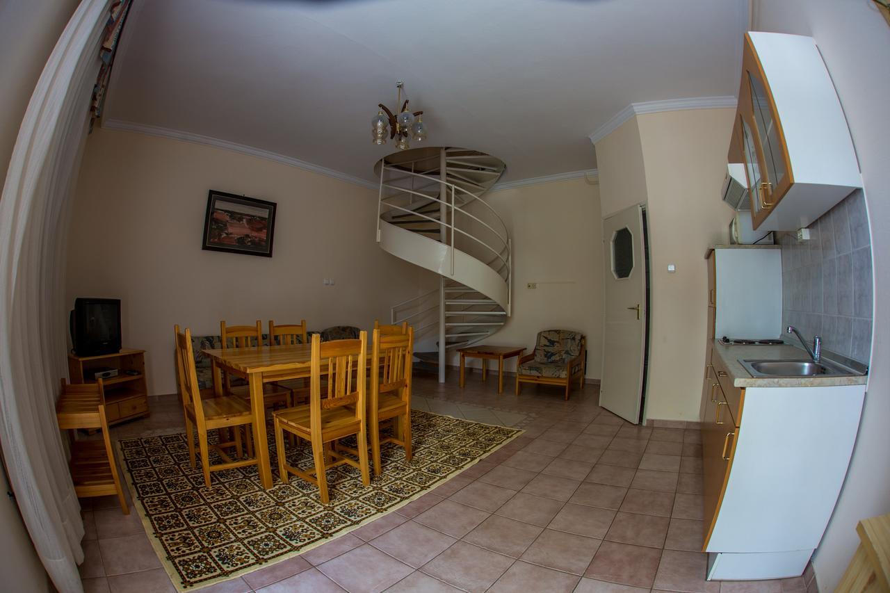 Aqua Line Apartmanhaz Hajduszoboszlo Bagian luar foto