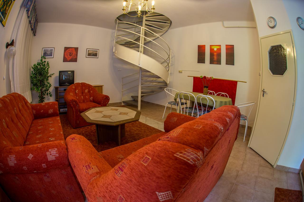 Aqua Line Apartmanhaz Hajduszoboszlo Bagian luar foto
