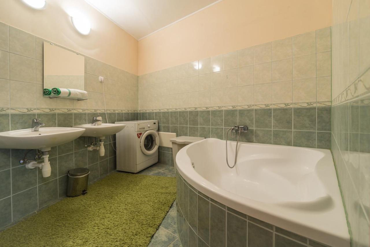 Aqua Line Apartmanhaz Hajduszoboszlo Bagian luar foto
